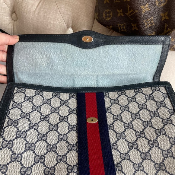💕Vintage Gucci Clutch - Picture 15 of 16